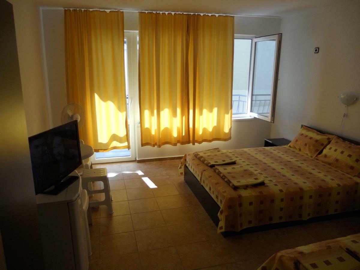 Guest House "Tania" Achtopol Exteriér fotografie